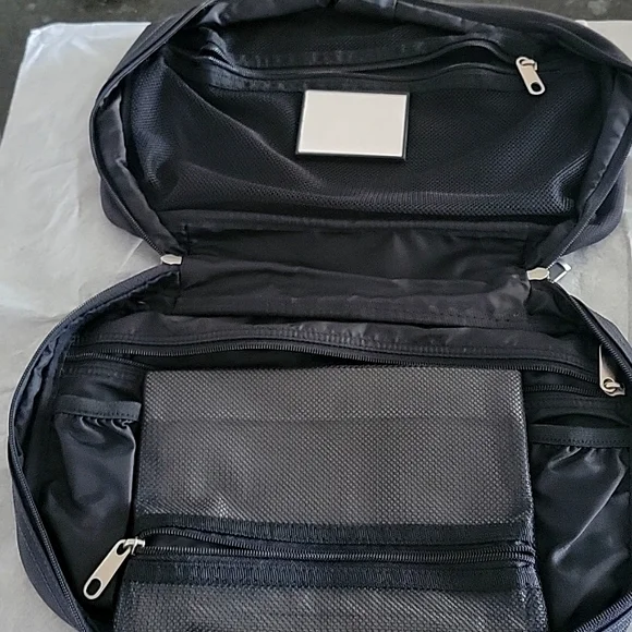 Eddie Bauer Men's Luggage Hanging Toiletry Bag Black BRAND NEW - Picture 6 of 11